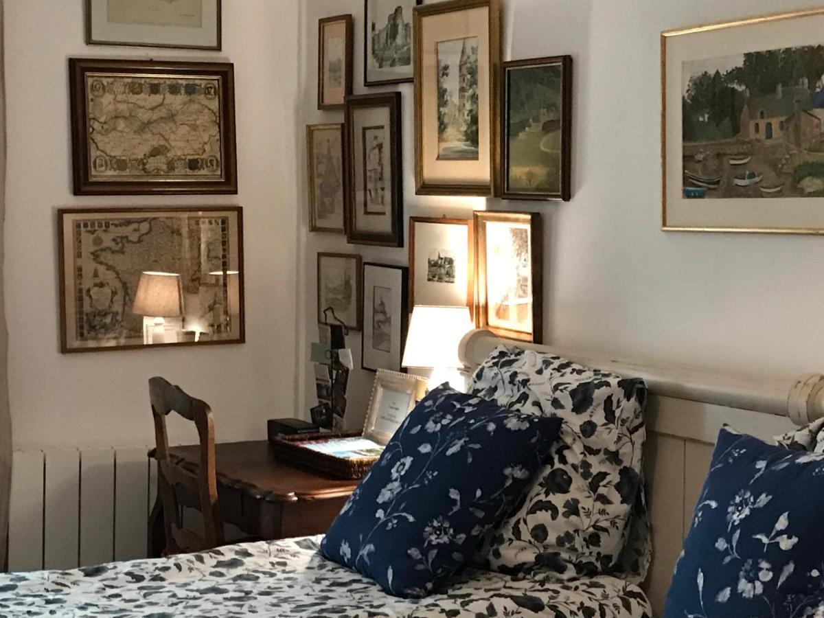 Fontevraud Maison De Ville Bnb Bagian luar foto